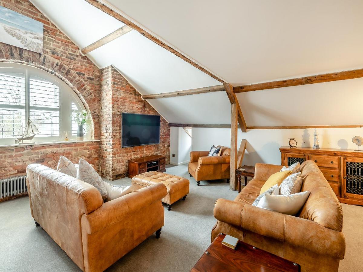 Airy Hill Manor - The Penthouse Holiday home Whitby