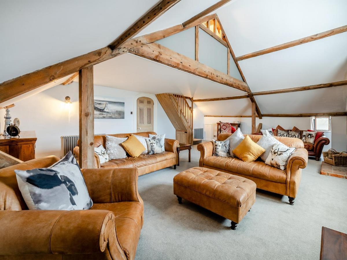 Airy Hill Manor - The Penthouse Whitby