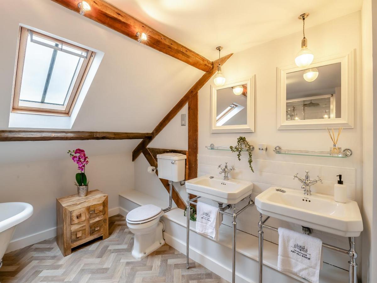 Airy Hill Manor - The Penthouse *