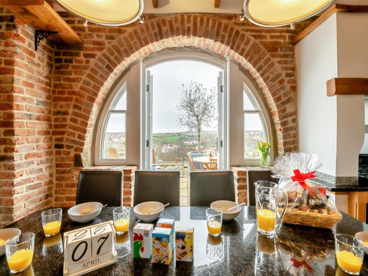Airy Hill Manor - The Penthouse Holiday home Whitby